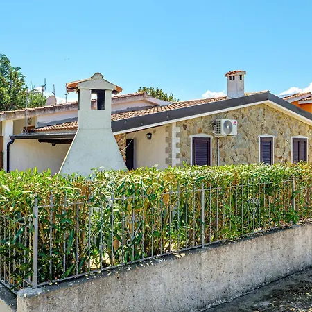 度假居 Confortevole Caposchiera 圣特奥多罗