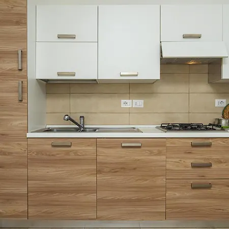 Confortevole Caposchiera * 圣特奥多罗